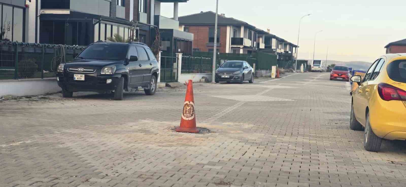 Vatandaşların rögar kapağı imtihanı
