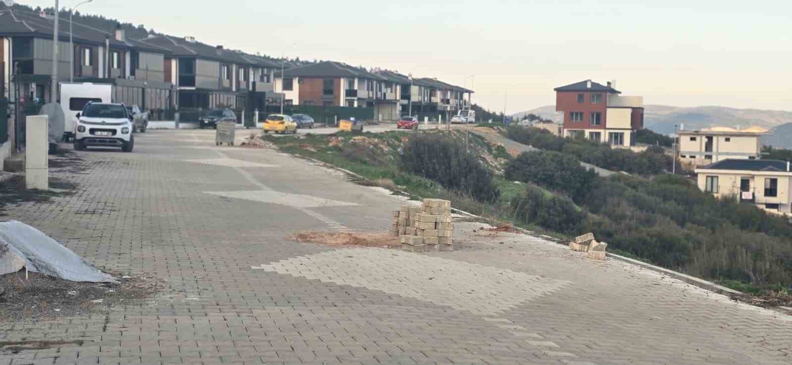 Vatandaşların rögar kapağı imtihanı
