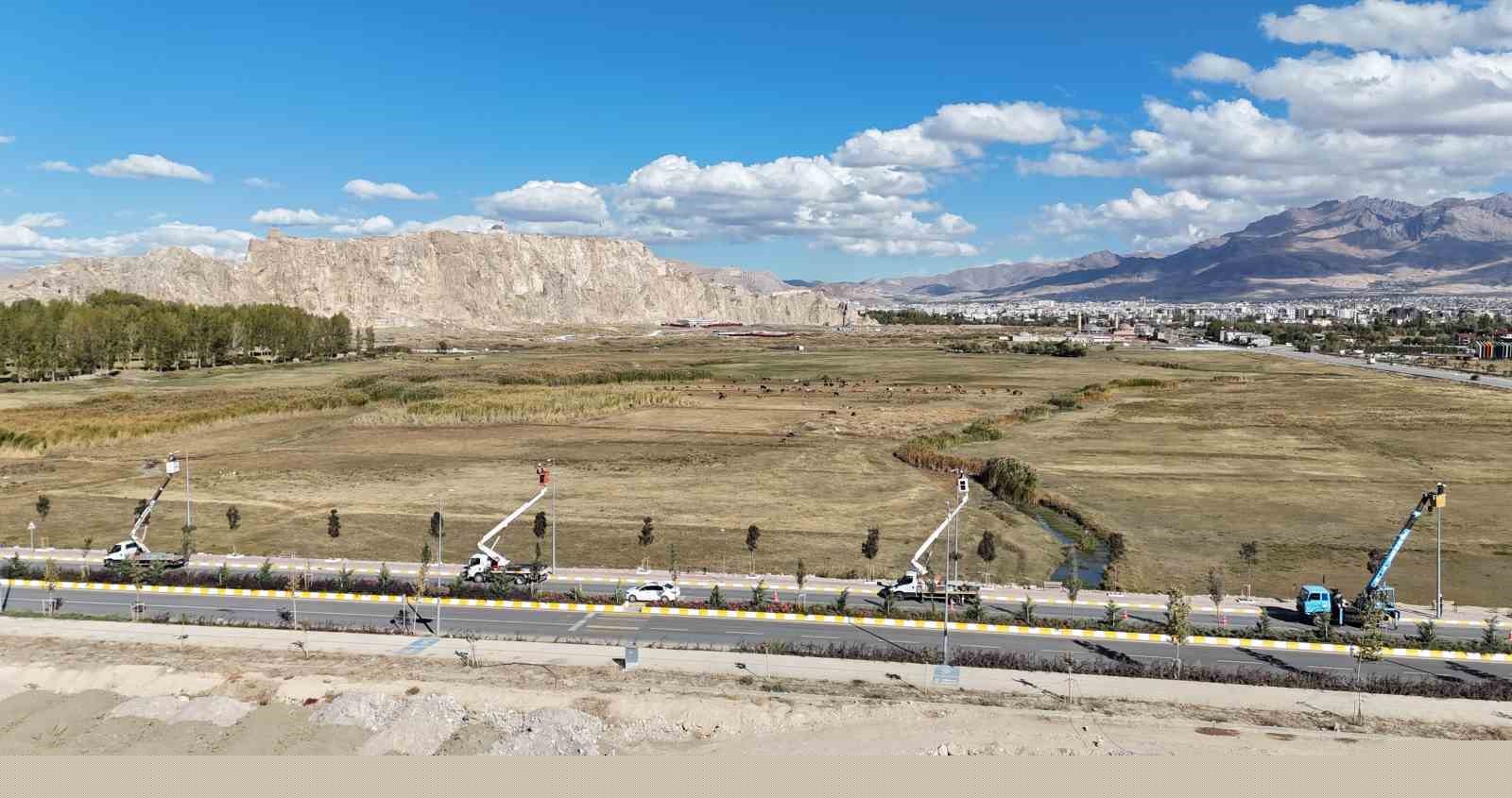 VEDAŞ’tan gündüz yanan aydınlatma açıklaması
