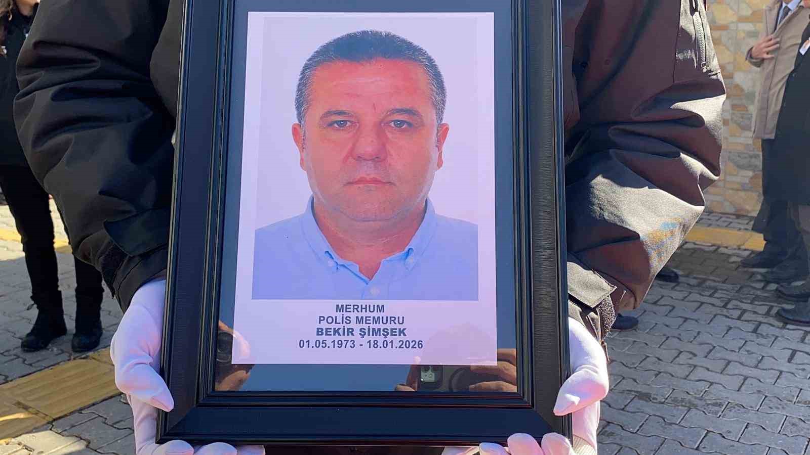 Vefat eden polis memuru törenle son yolculuğuna uğurlandı
