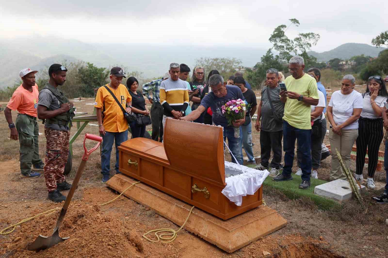 Venezuela İçişleri Bakanı: "ABD’nin saldırılarında 100 kişi hayatını kaybetti"
