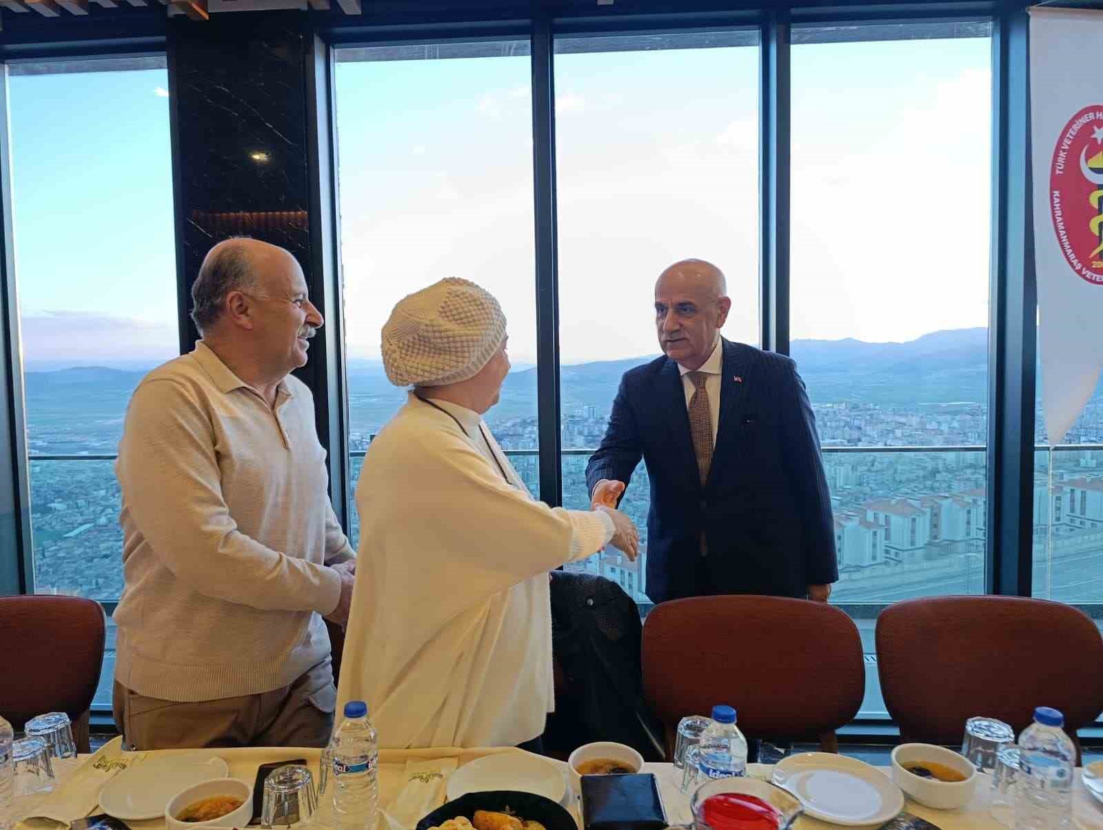 Veteriner hekimler 72. kuruluş yıl dönümünde iftarda buluştu
