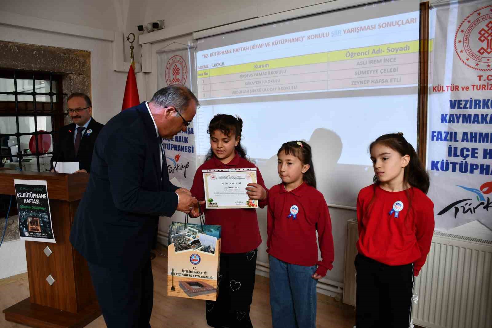 Vezirköprü’de kitap kurtlarına ödül
