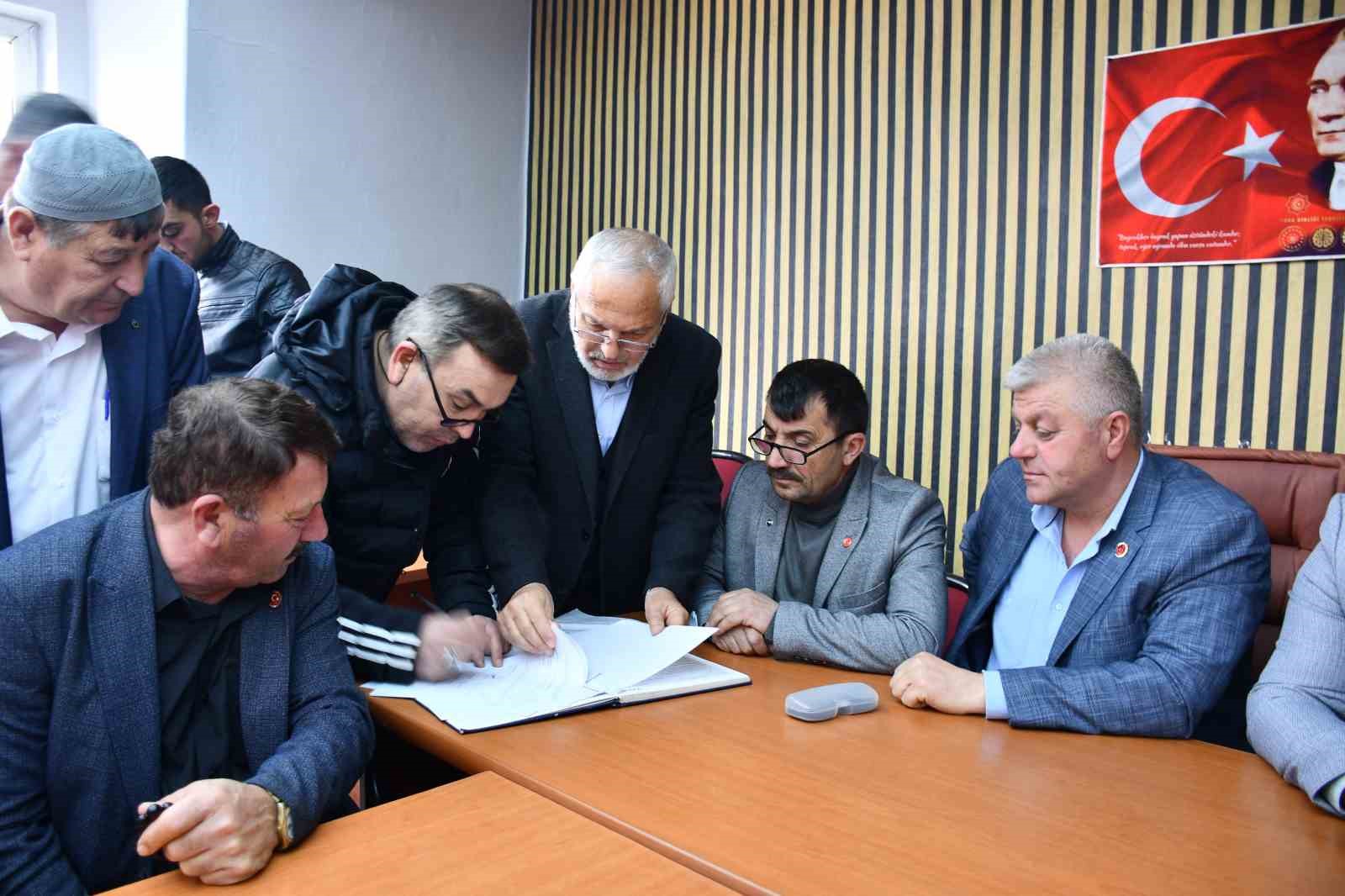 Vezirköprü’de muhtarlar derneğinde seçim: Kılıç güven tazeledi
