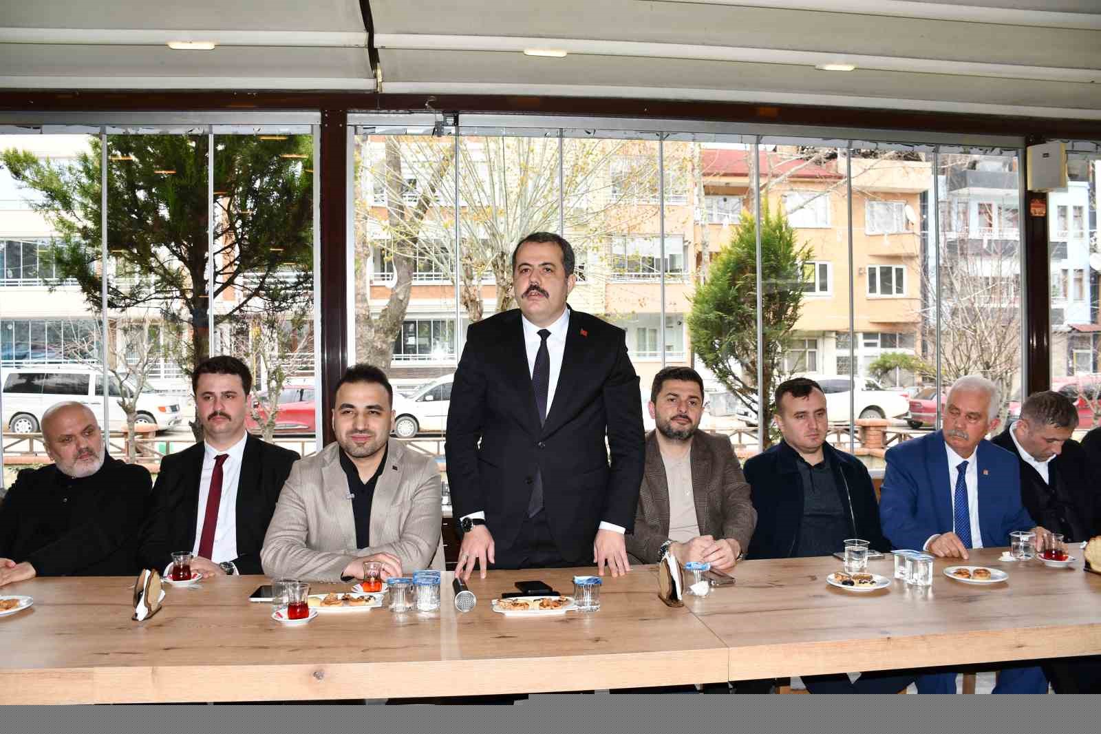 Vezirköprü’de protokol vatandaşla bayramlaştı
