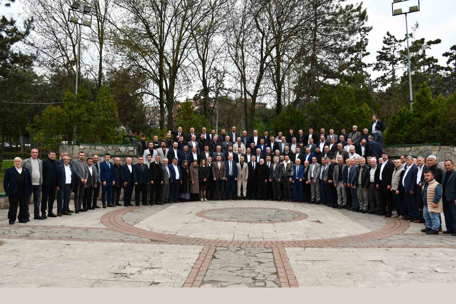 Vezirköprü’de protokol vatandaşla bayramlaştı
