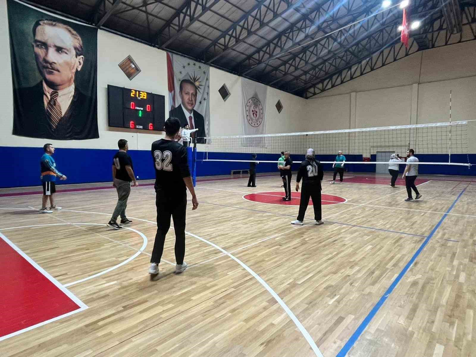 Vezirköprü’de sağlık çalışanları voleybol turnuvası

