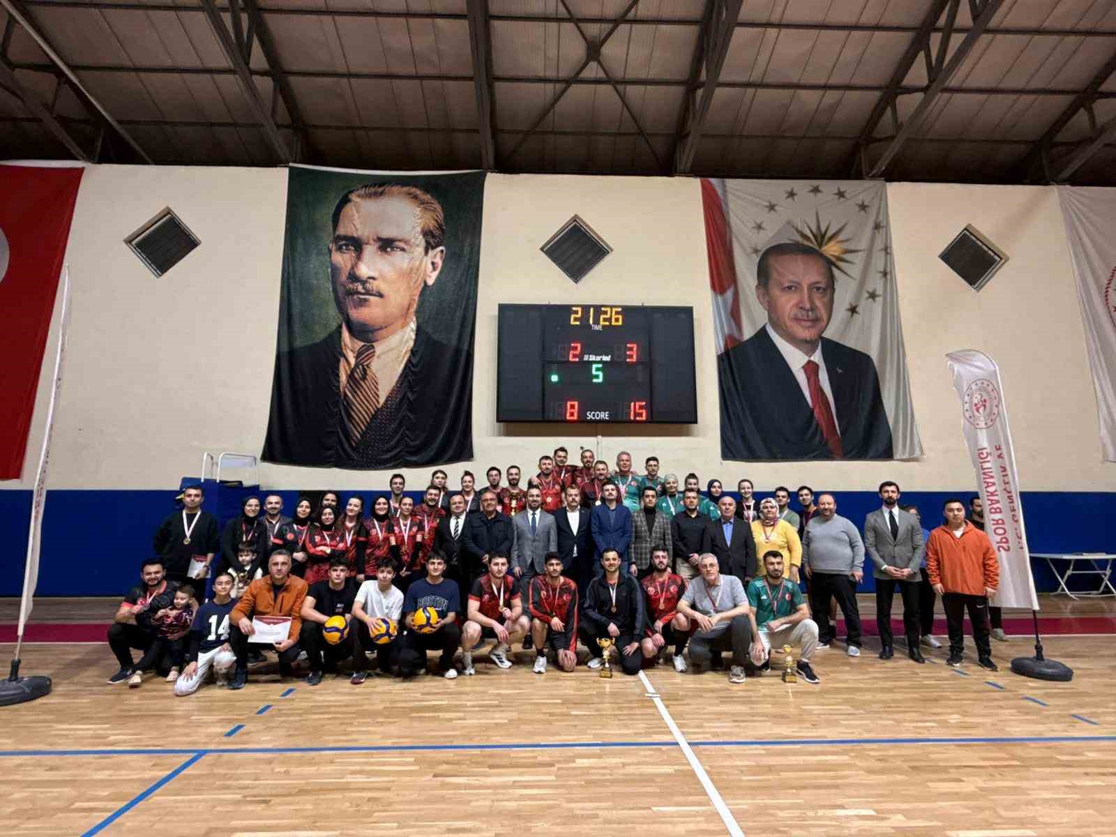 Vezirköprü’de Tıp Bayramı voleybol turnuvası
