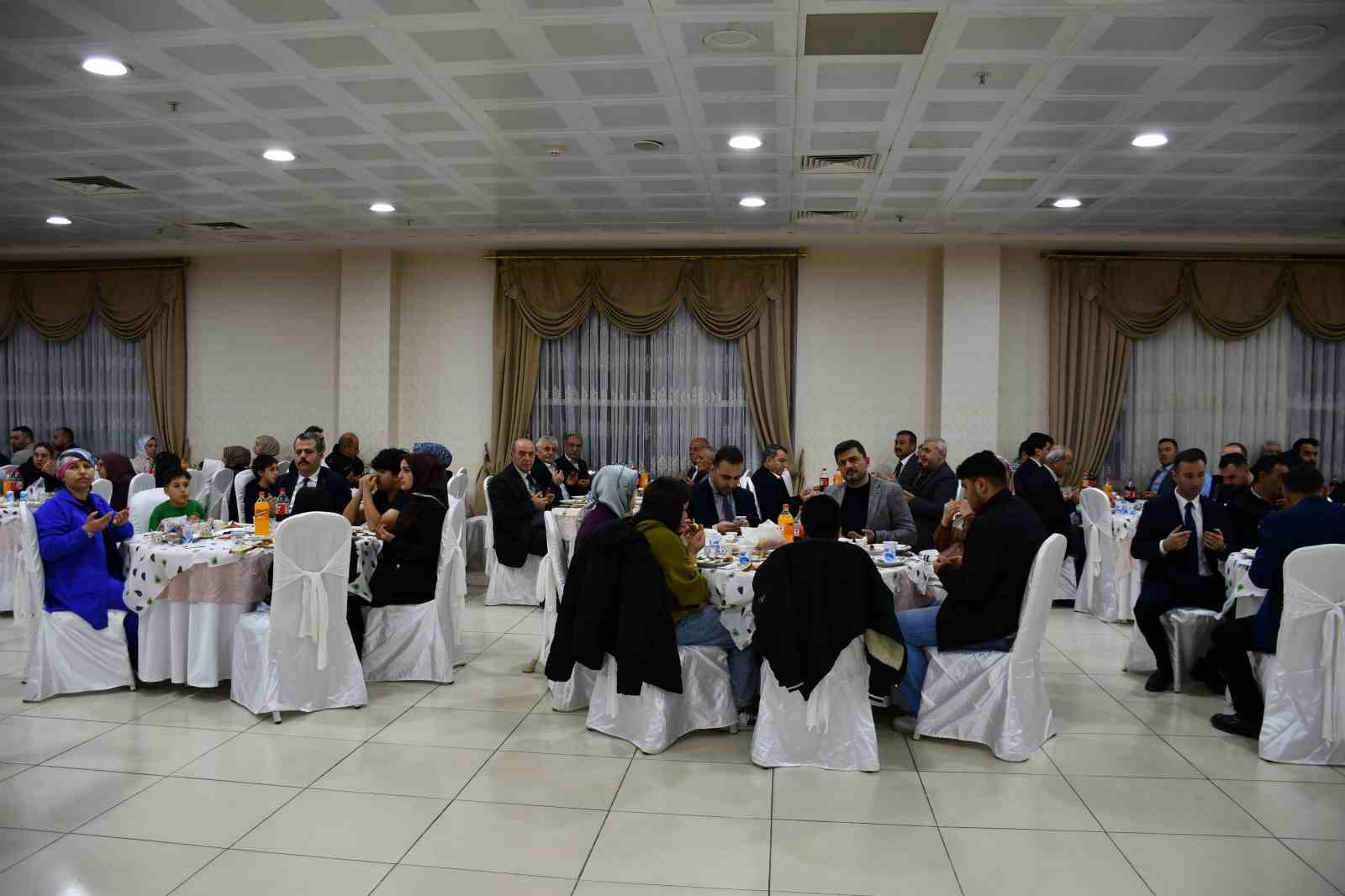 Vezirköprü’de yetim çocuklar için iftar programı
