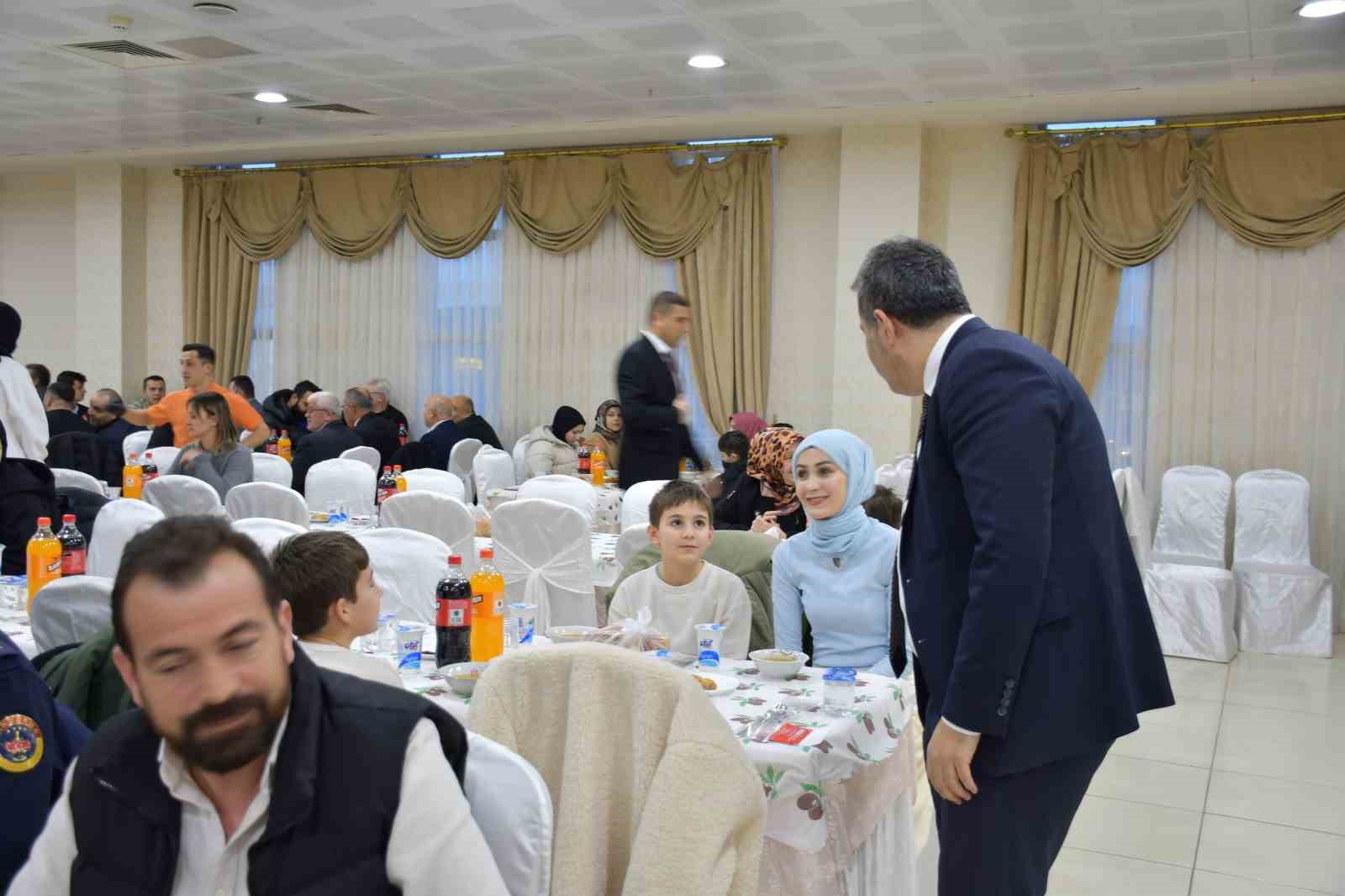 Vezirköprü’de yetim çocuklar için iftar programı
