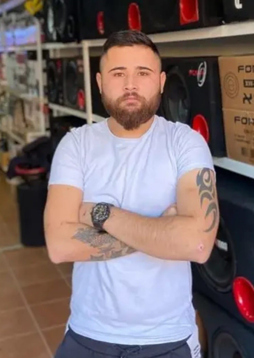 Virajı alamayıp minibüsle çarpışan sürücü hayatını kaybetti
