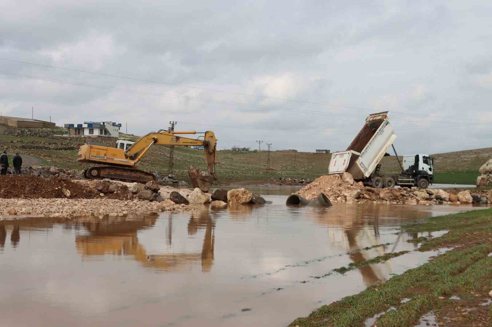 Viranşehir’de selin yaraları sarılıyor
