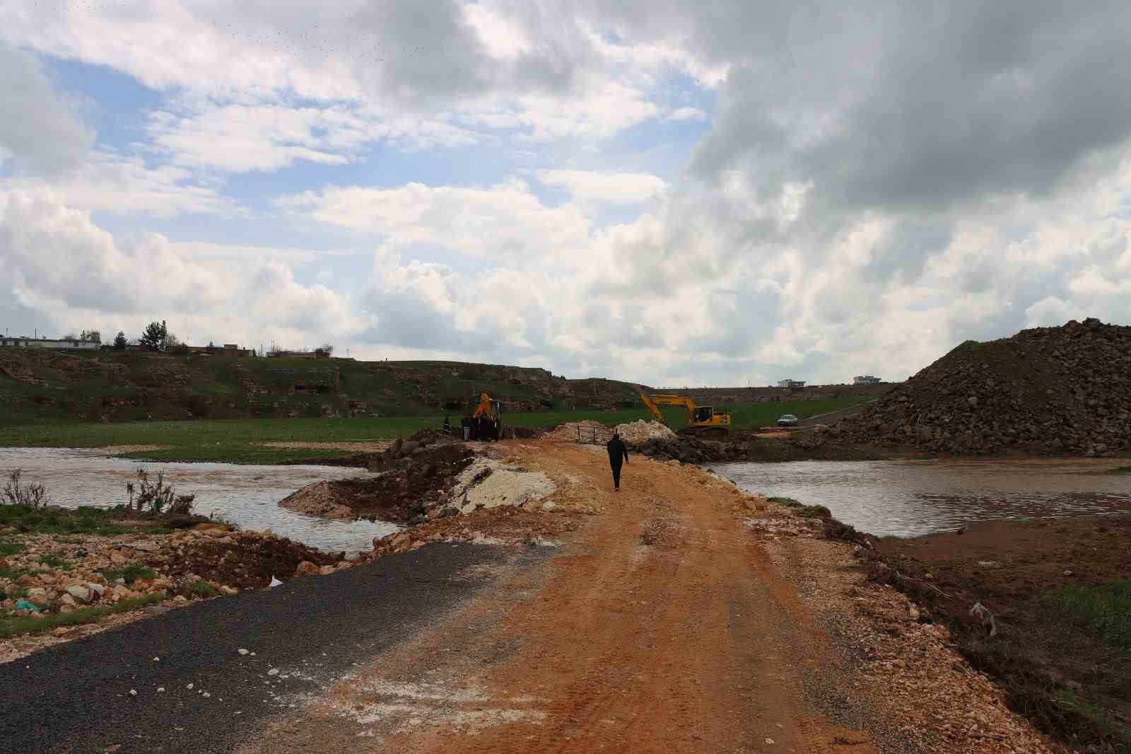Viranşehir’de selin yaraları sarılıyor
