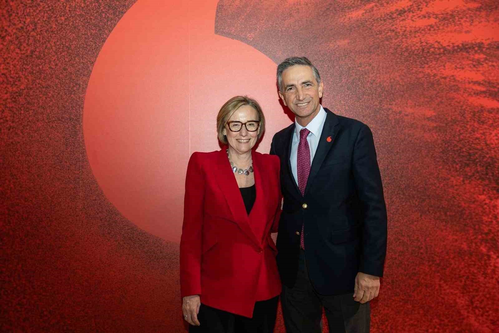 Vodafone Group CEO’su Margherita Della Valle: "Türkiye bizim için başarılı bir pazar"
Vodafone Group CEO’su Margherita Della Valle: "Türkiye bizim için başarılı bir pazar"