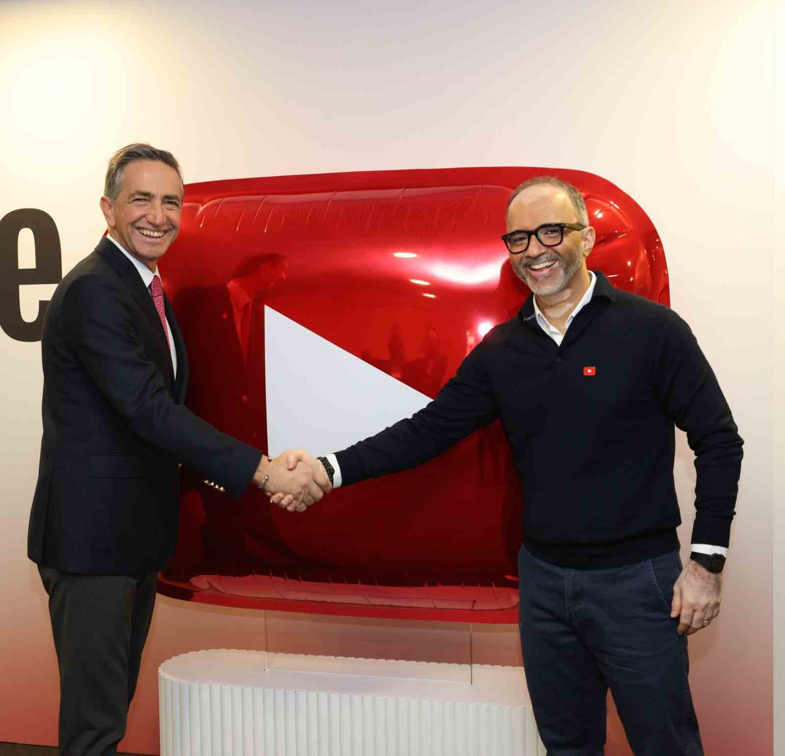 Vodafone Türkiye ve YouTube’tan iş birliği
Vodafone Türkiye ve YouTube’tan iş birliği