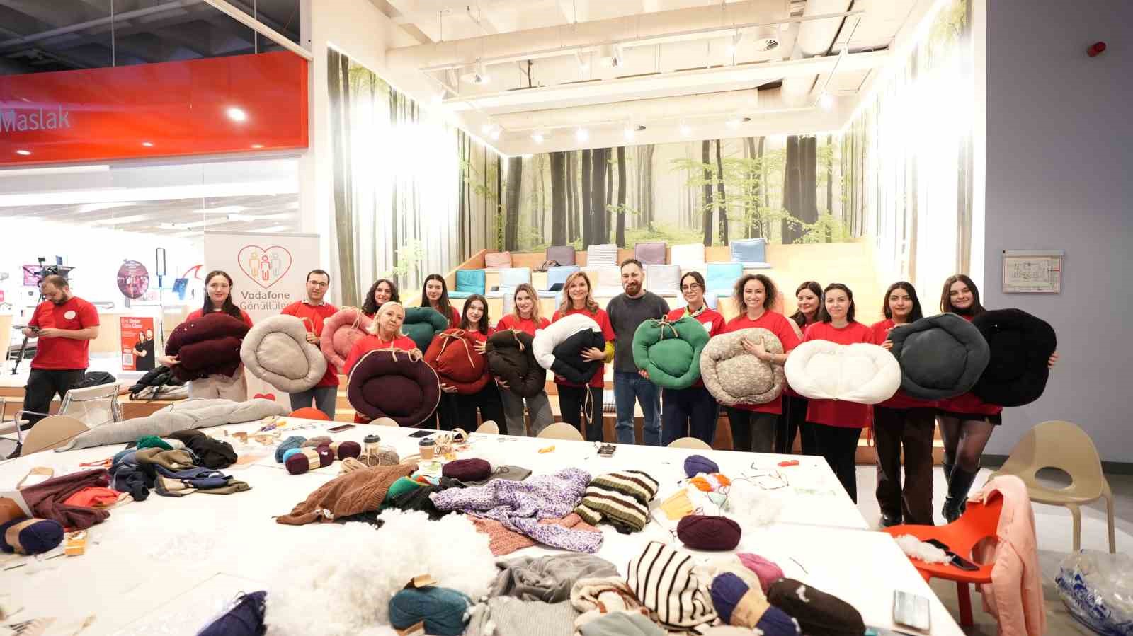 Vodafone Vakfı ve "Hayat Tamircisi" Hasan Kızıl’dan hayvanlar için yeni proje
Vodafone Vakfı ve "Hayat Tamircisi" Hasan Kızıl’dan hayvanlar için yeni proje