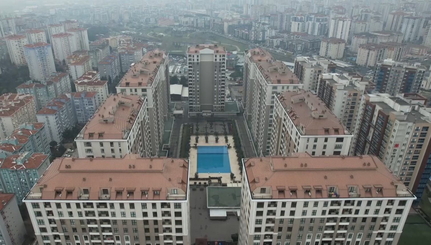 Voleybolcu Derya Çayırgan’ın "biriktirip aldım" dediği lüks rezidans görüntülendi
