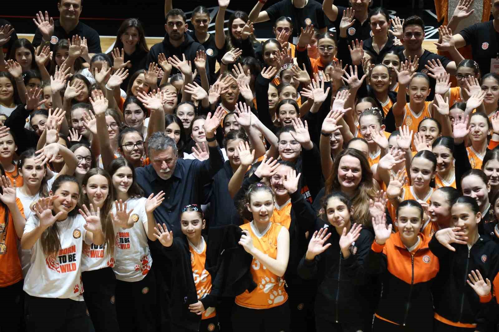 Voleybolun geleceği Antalya’da konuşuldu
