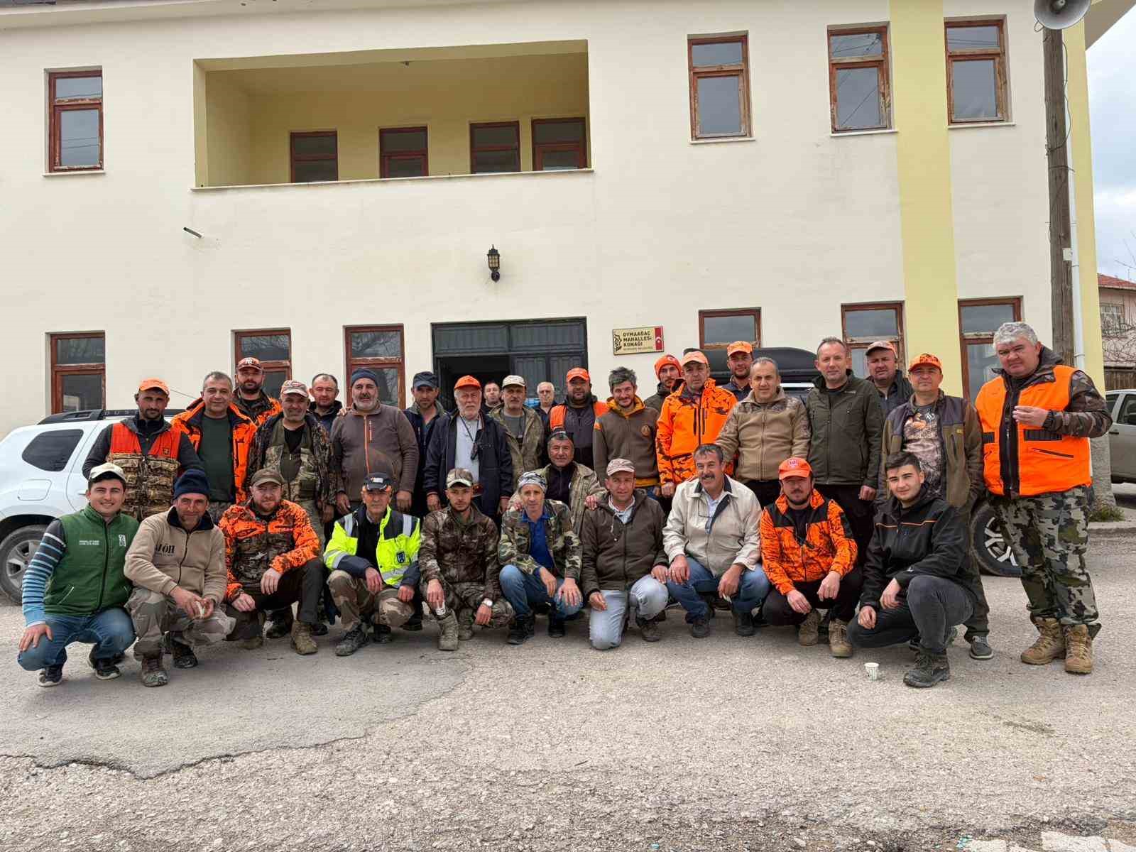 Yaban domuzlarına karşı sürek avı
