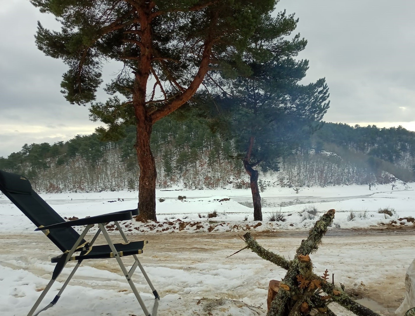 Yağan kar sonrası Adliye Göledi piknikçilerin akınına uğradı
