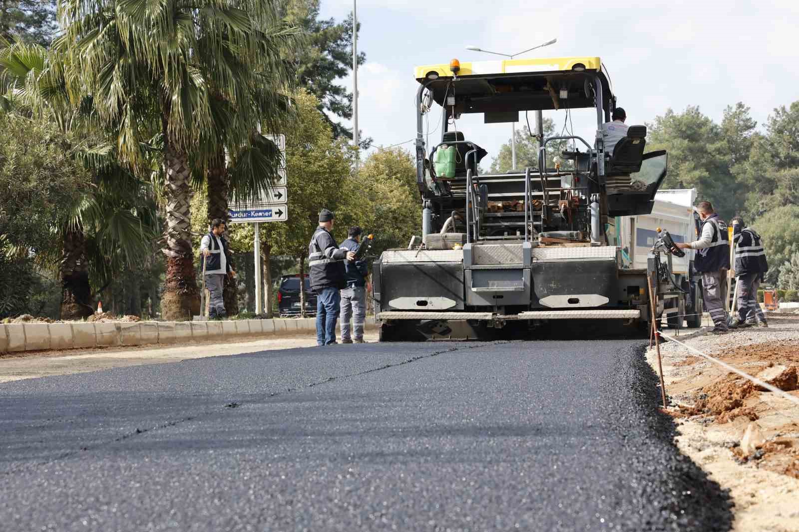 Yağış sonrası bozulan yollar onarılıyor
Yağış sonrası bozulan yollar onarılıyor