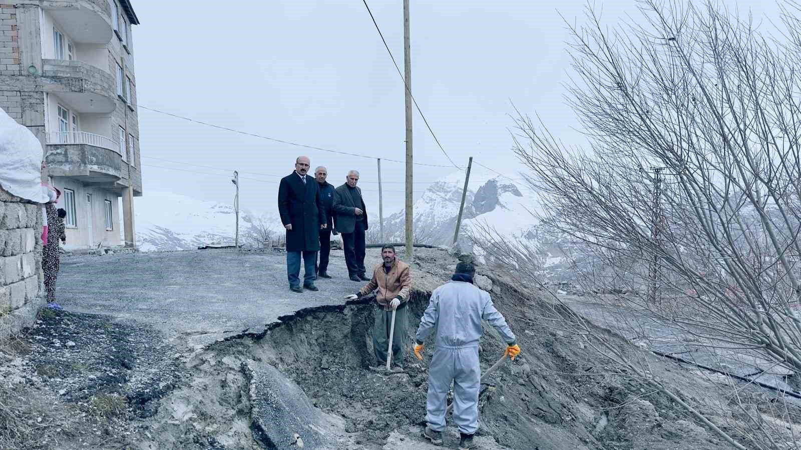 Yağışla birlikte kentte hasar oluştu
