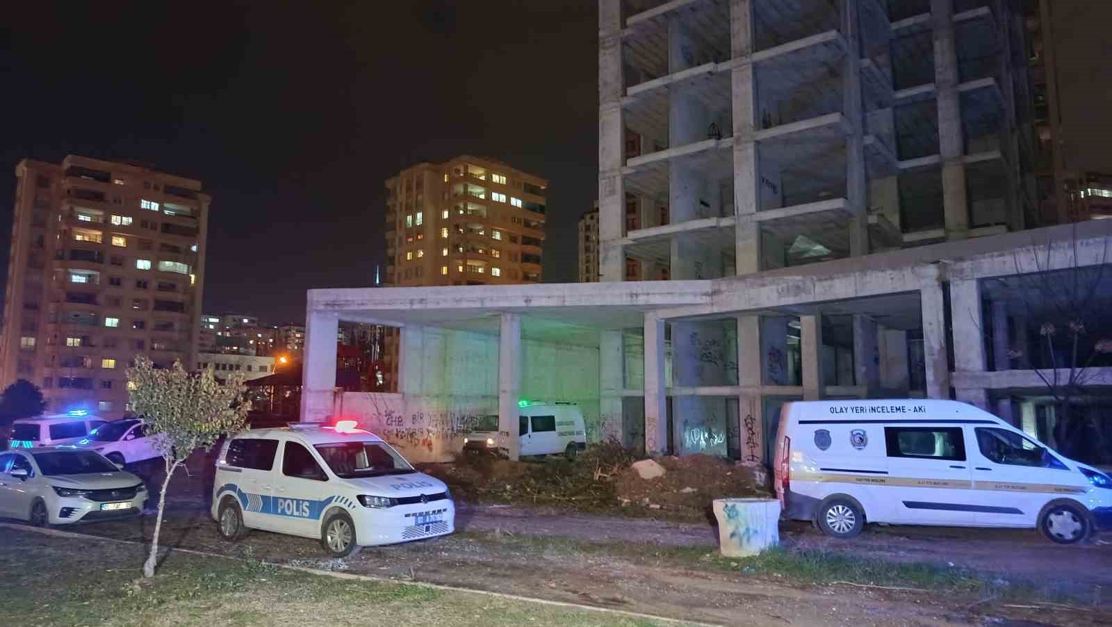 Yağışla su dolan bodrum kata düştü, hayatını kaybetti
