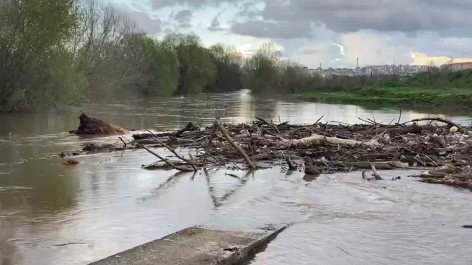 Yağışlar Tunca Nehri’ni coşturfu: Debi 3 günde 3 kat arttı
