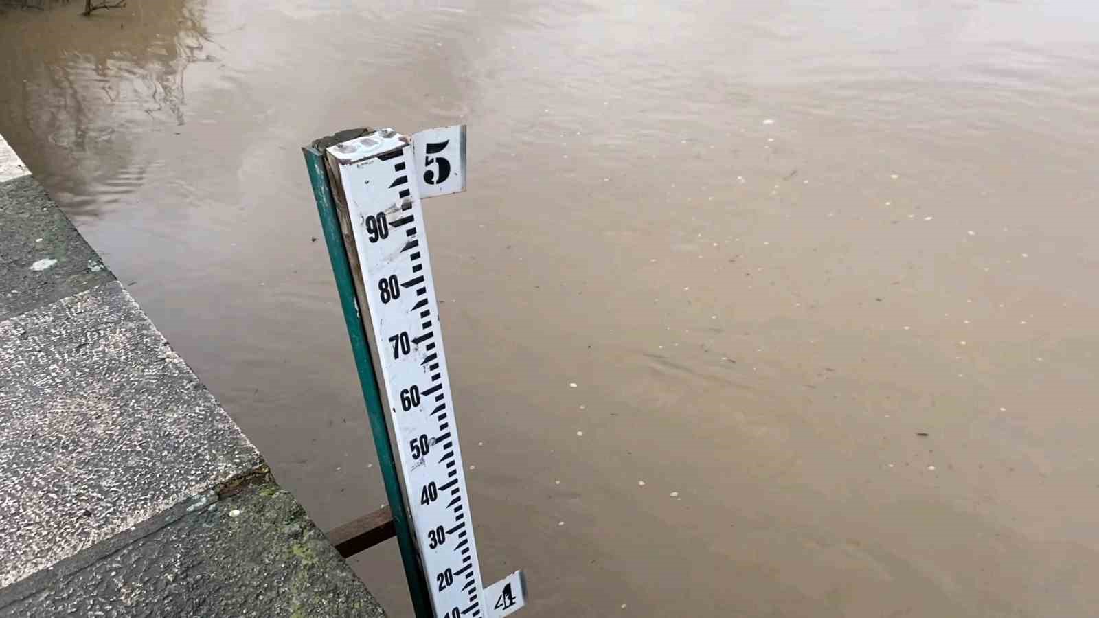 Yağışlar Tunca Nehri’ni coşturfu: Debi 3 günde 3 kat arttı
