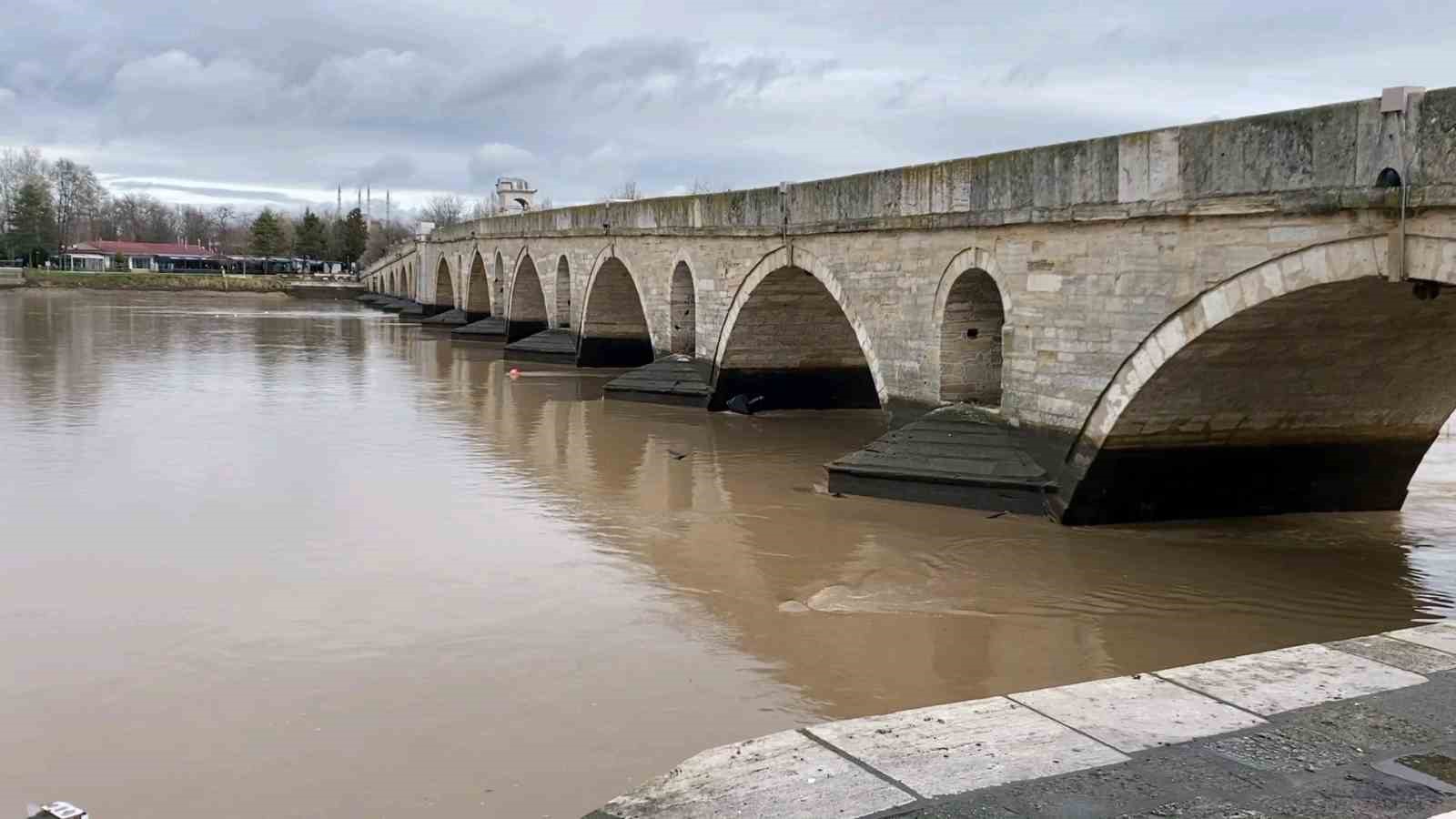 Yağışlar Tunca Nehri’ni coşturfu: Debi 3 günde 3 kat arttı
