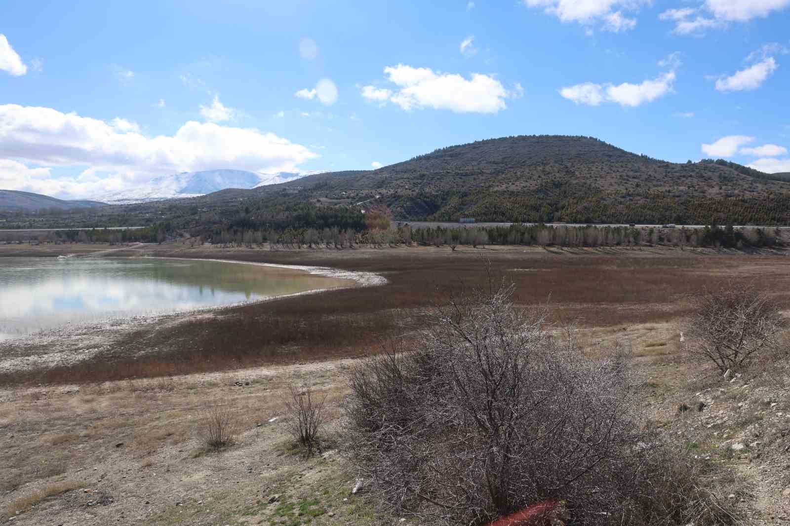Yağışlar uzun yıllar ortalamasını yüzde 50 aştı, kuraklık tehdidi sürüyor

