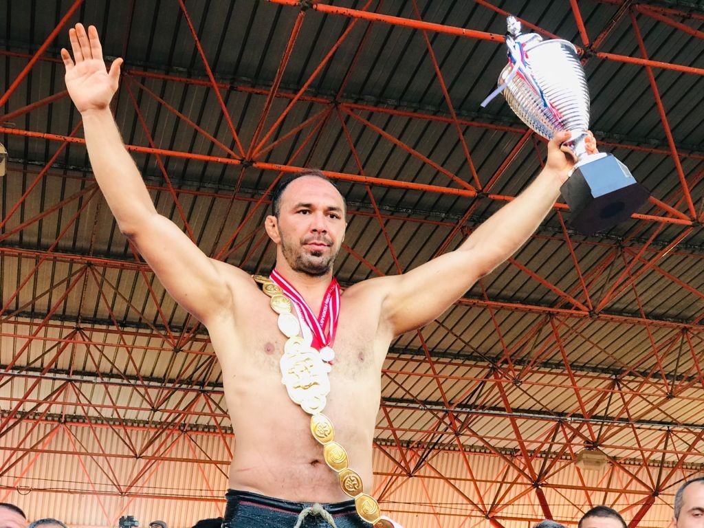 Yağlı Pehlivan Güreşlerinin efsane ismi Ali Gürbüz, Kepez Belediyesi’nde
Yağlı Pehlivan Güreşlerinin efsane ismi Ali Gürbüz, Kepez Belediyesi’nde