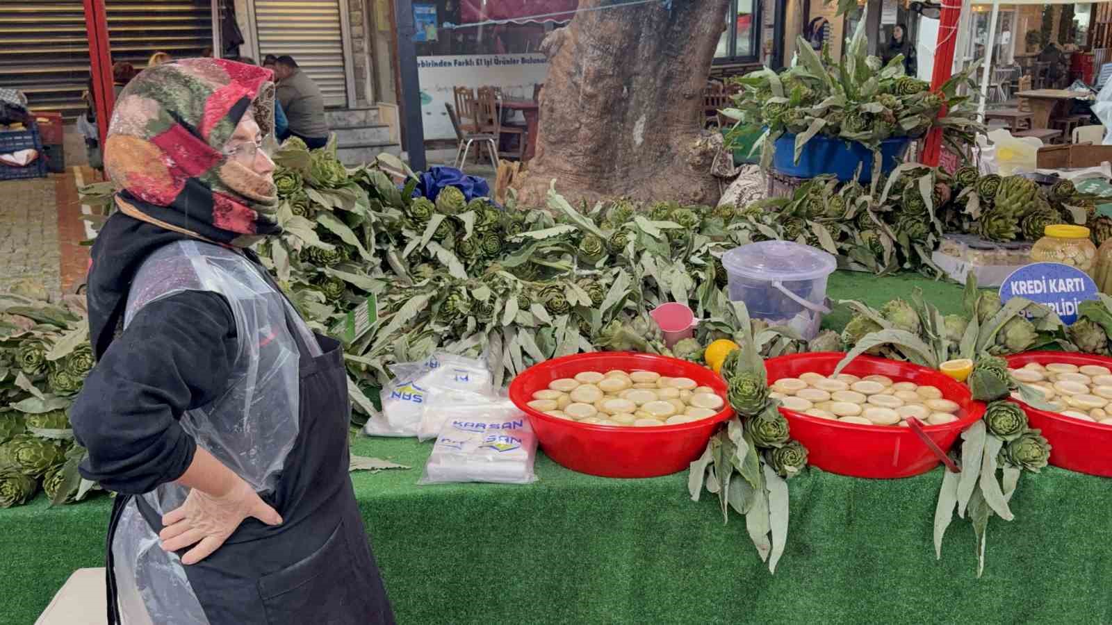 Yağmur dinlemediler: Bodrum Acı Ot Festivali’ne ziyaretçi akını
