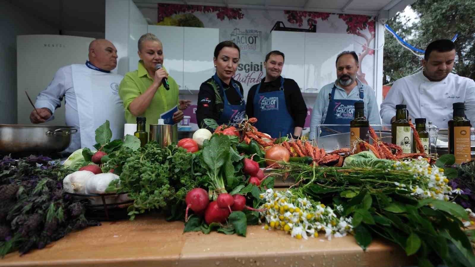 Yağmur dinlemediler: Bodrum Acı Ot Festivali’ne ziyaretçi akını
