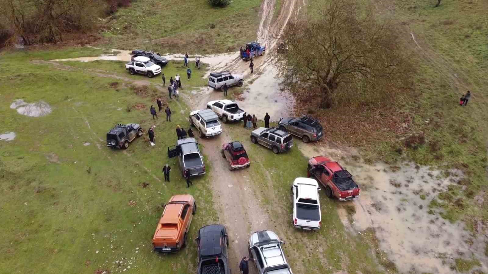 Yağmur ve çamur off-road tutkunlarını durduramadı
