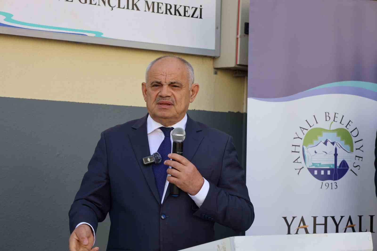 Yahyalı Ailem Derneği hizmete açıldı
