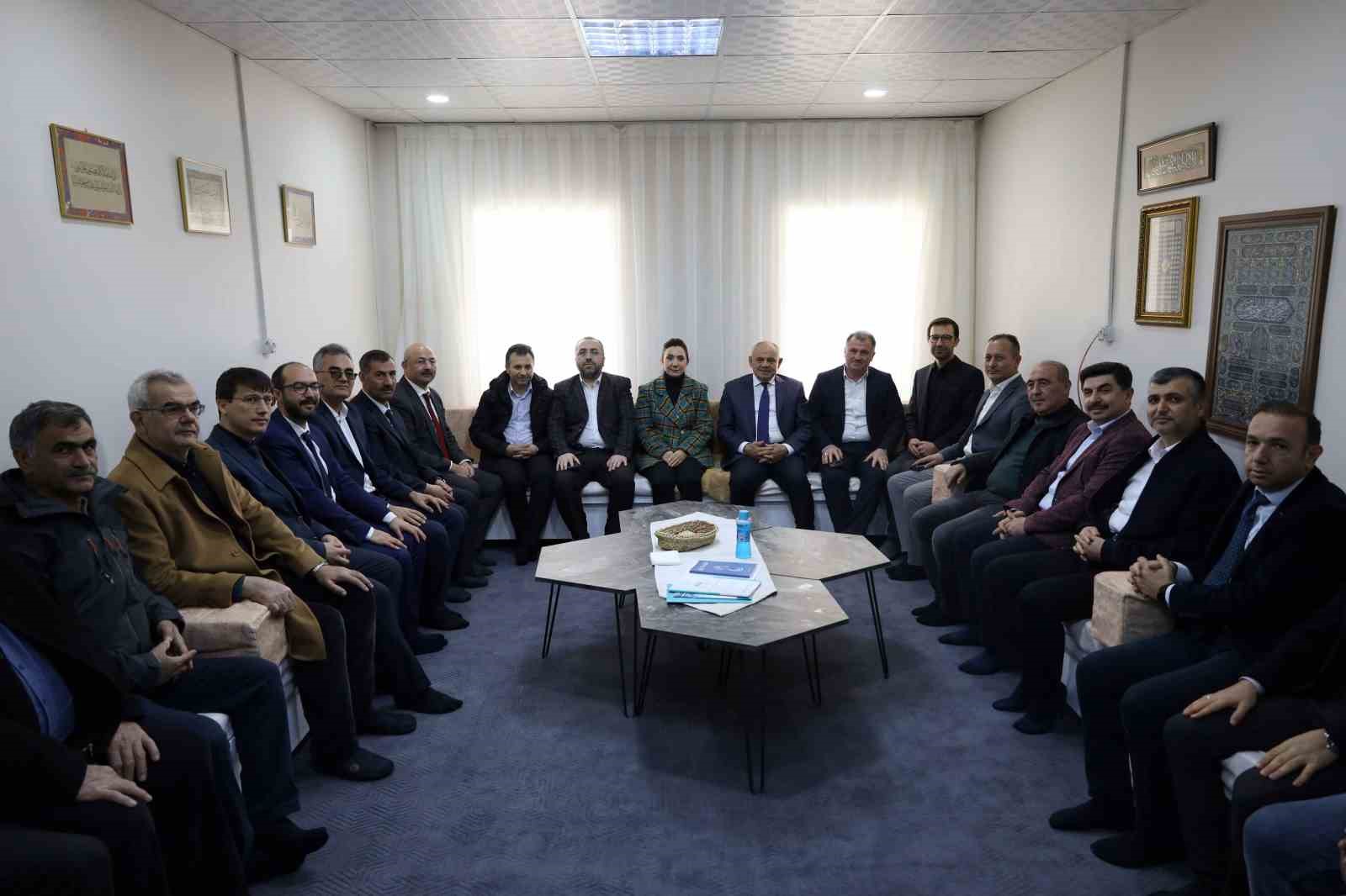 Yahyalı Ailem Derneği hizmete açıldı
