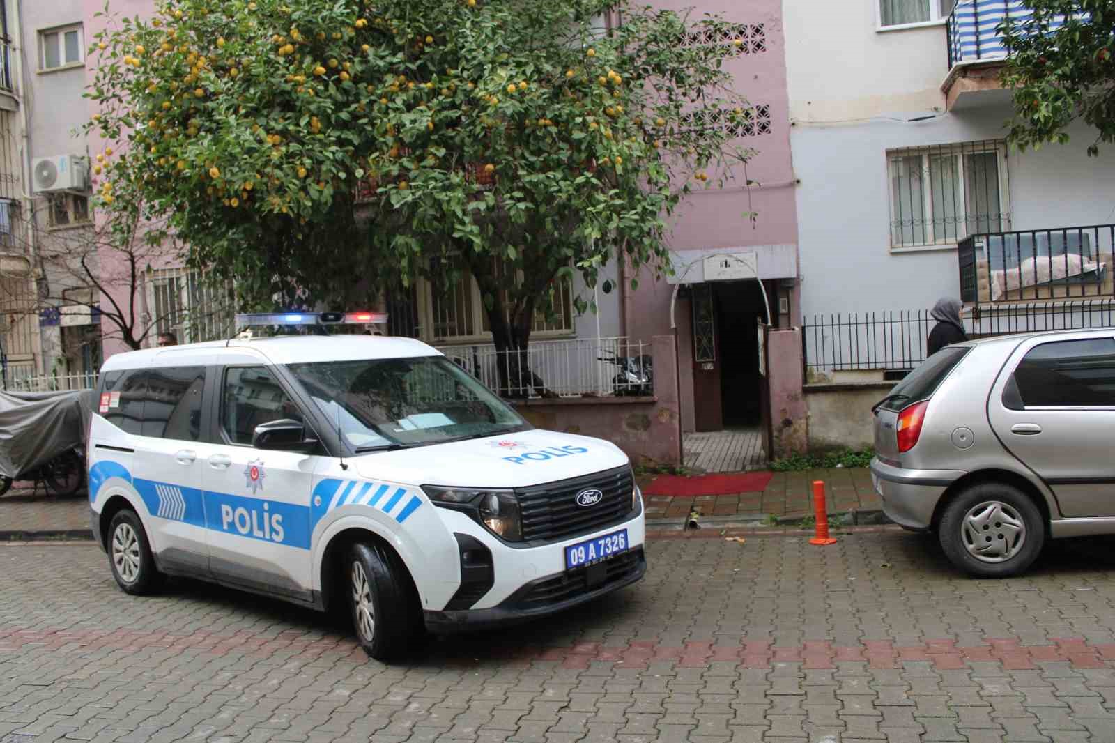 Yakınları haber alamadı, yatağında ölü bulundu
