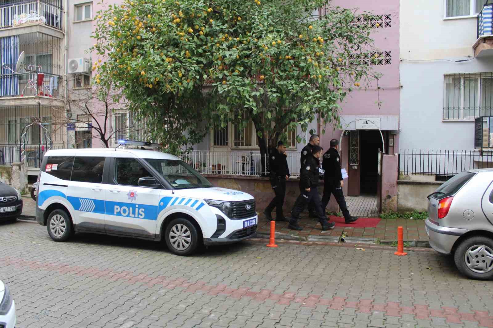 Yakınları haber alamadı, yatağında ölü bulundu
