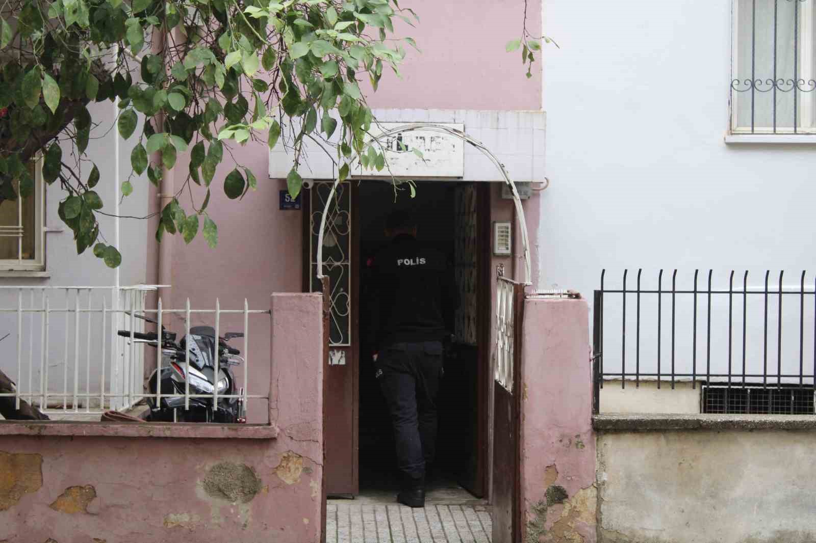 Yakınları haber alamadı, yatağında ölü bulundu
