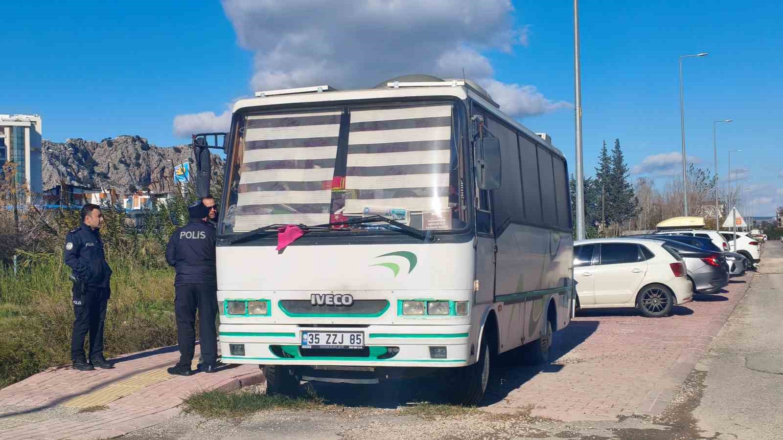 Yakınlarının ulaşamadığı yaşlı adam karavanda ölü bulundu
