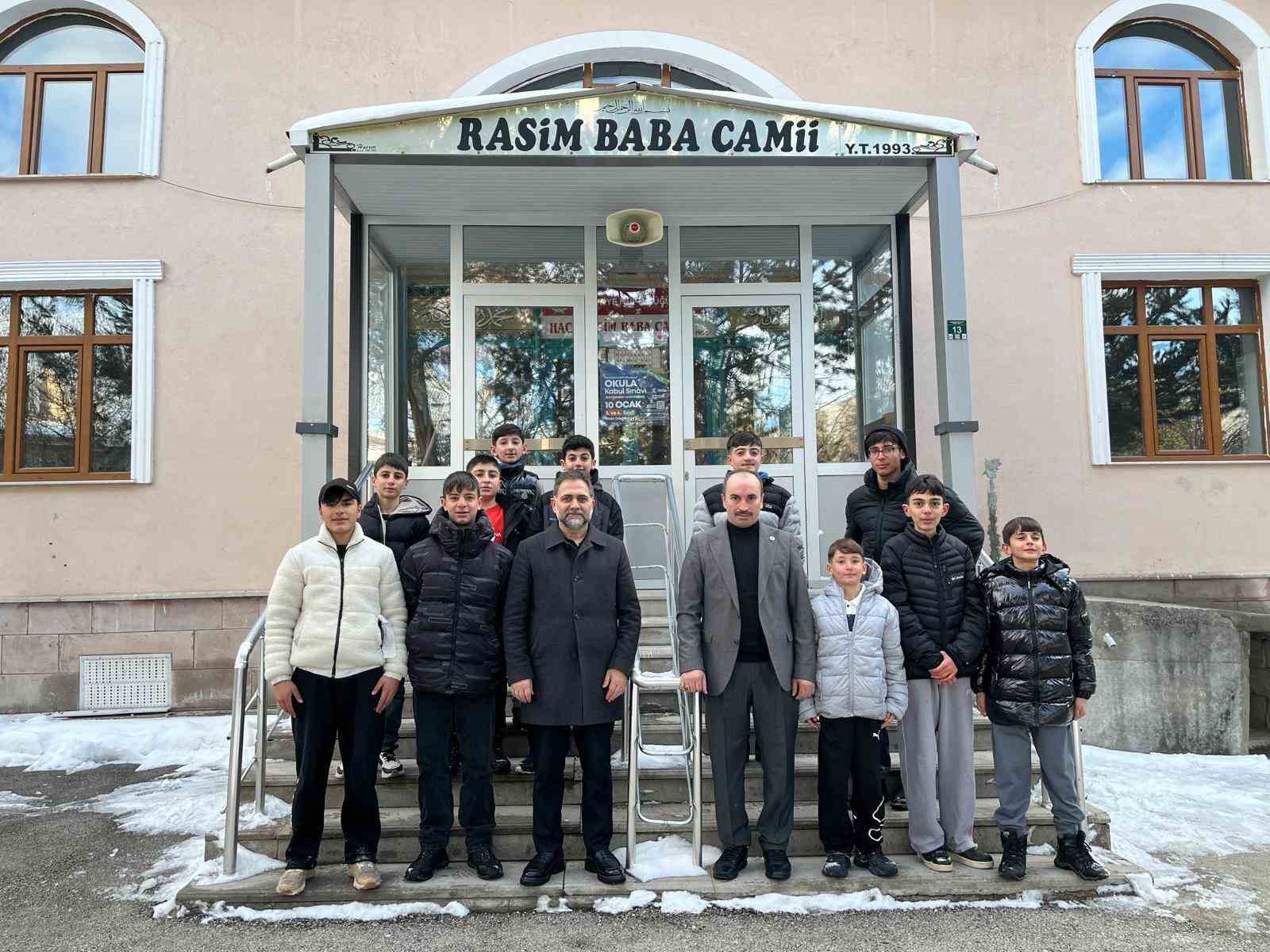 Yakutiye’de camiler Ramazan’a hazırlanıyor
