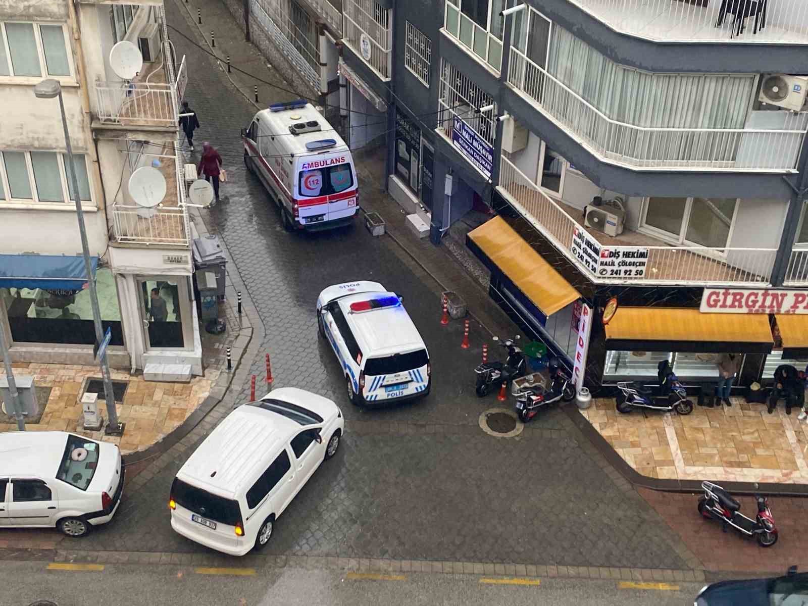 Yalnız yaşayan yaşlı kadın evinde ölü bulundu
