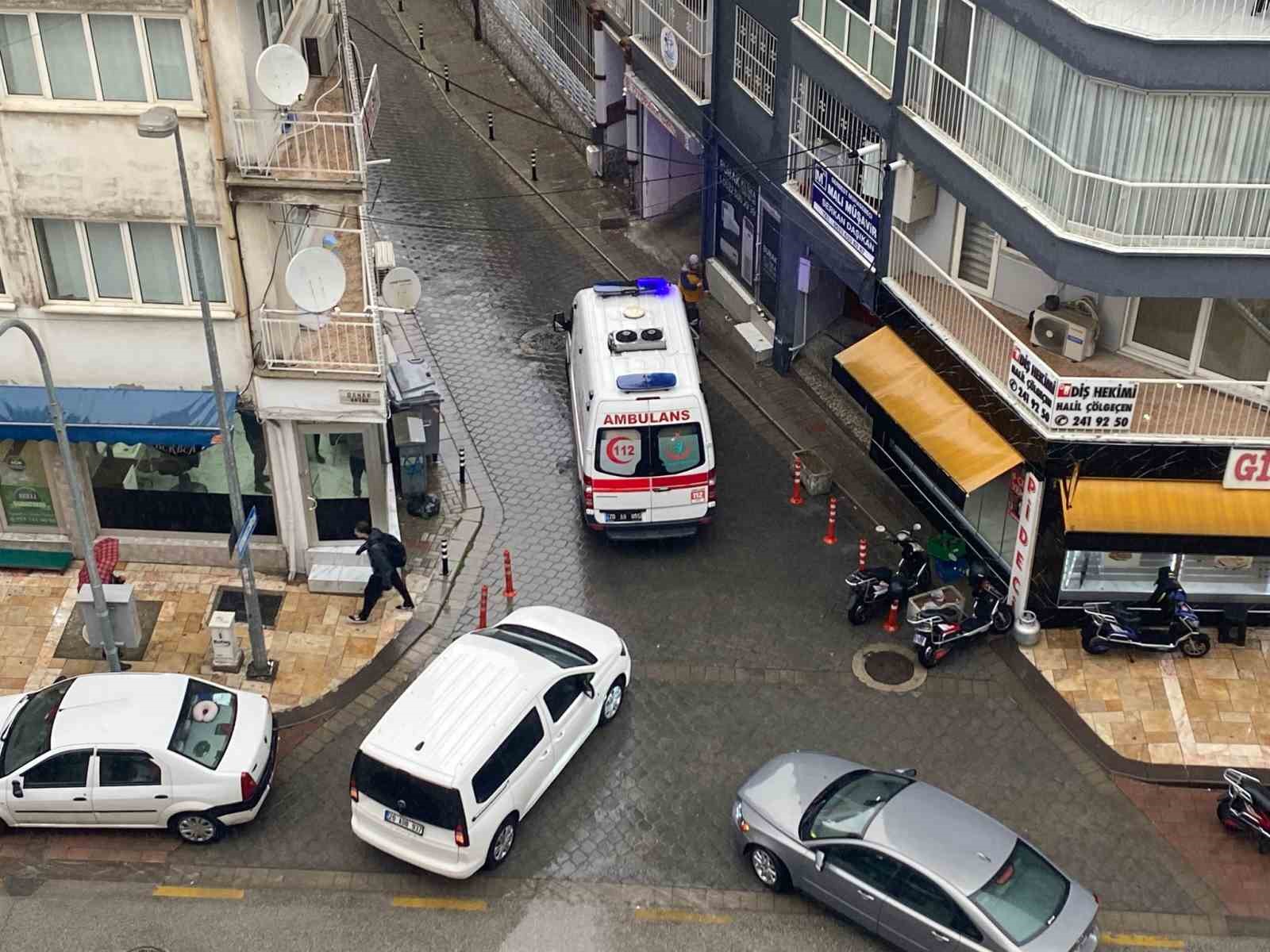 Yalnız yaşayan yaşlı kadın evinde ölü bulundu
