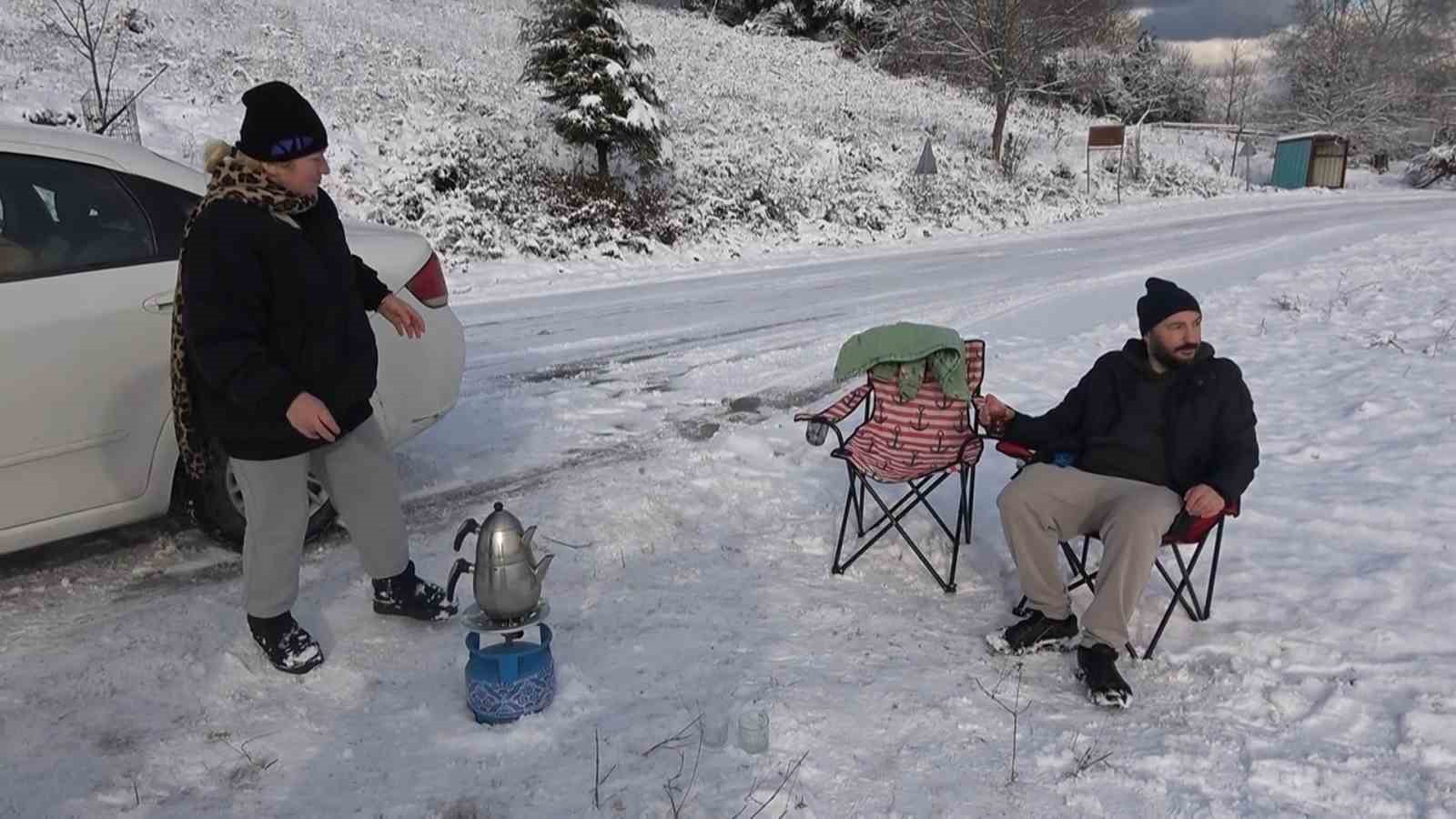 Yalova yeni yılı karla karşıladı
