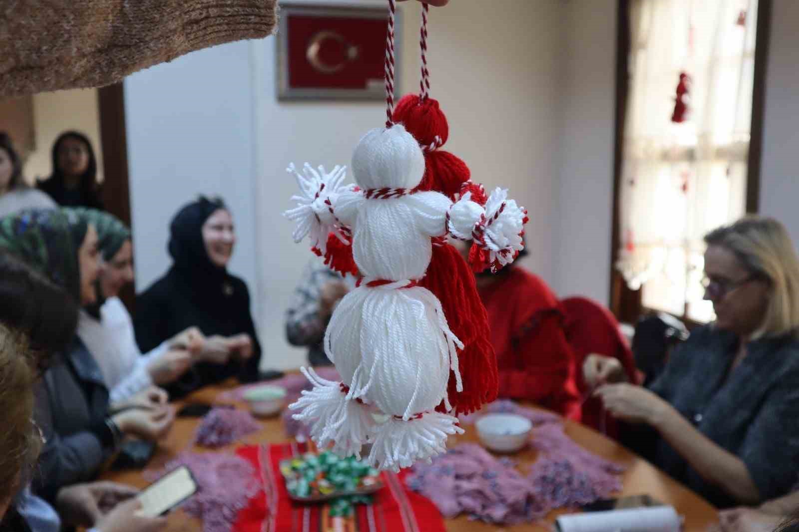 Yalova’da Balkan geleneği "marteniçka" yaşatılıyor
Yalova’da Balkan geleneği "marteniçka" yaşatılıyor