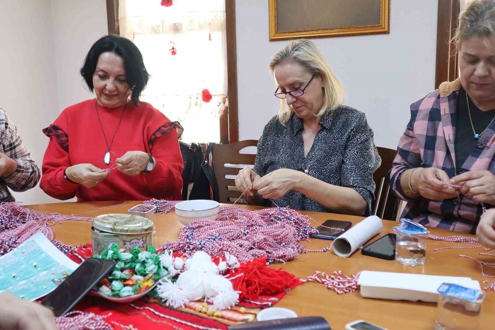 Yalova’da Balkan geleneği "marteniçka" yaşatılıyor
Yalova’da Balkan geleneği "marteniçka" yaşatılıyor