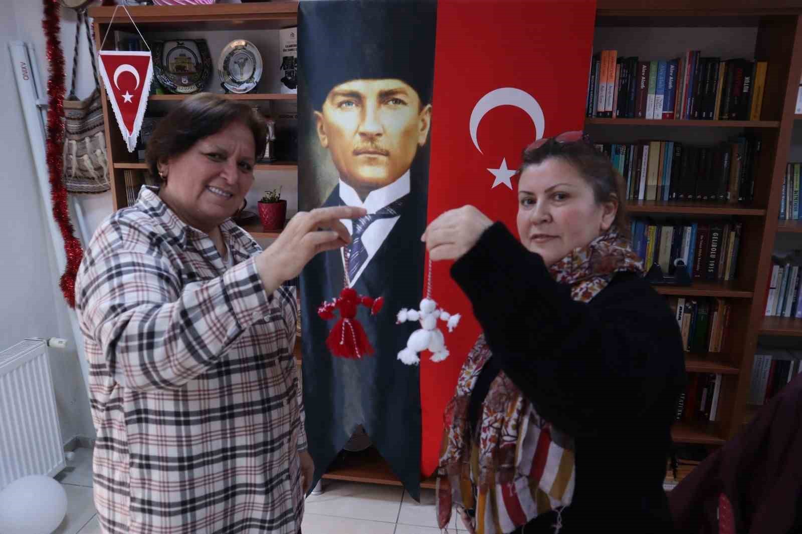 Yalova’da Balkan geleneği "marteniçka" yaşatılıyor
Yalova’da Balkan geleneği "marteniçka" yaşatılıyor