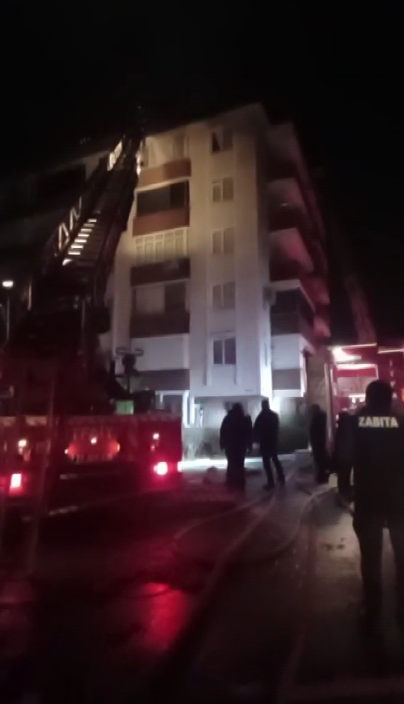 Yalova’da çatı katında mangal keyfi yangınla bitti
