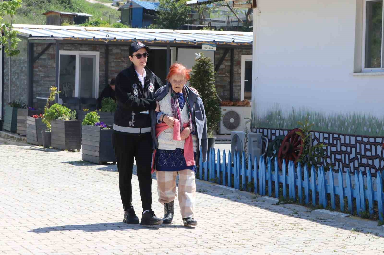 Yalova’da Cevriye teyze can dostu ile duygulandıran buluşma
